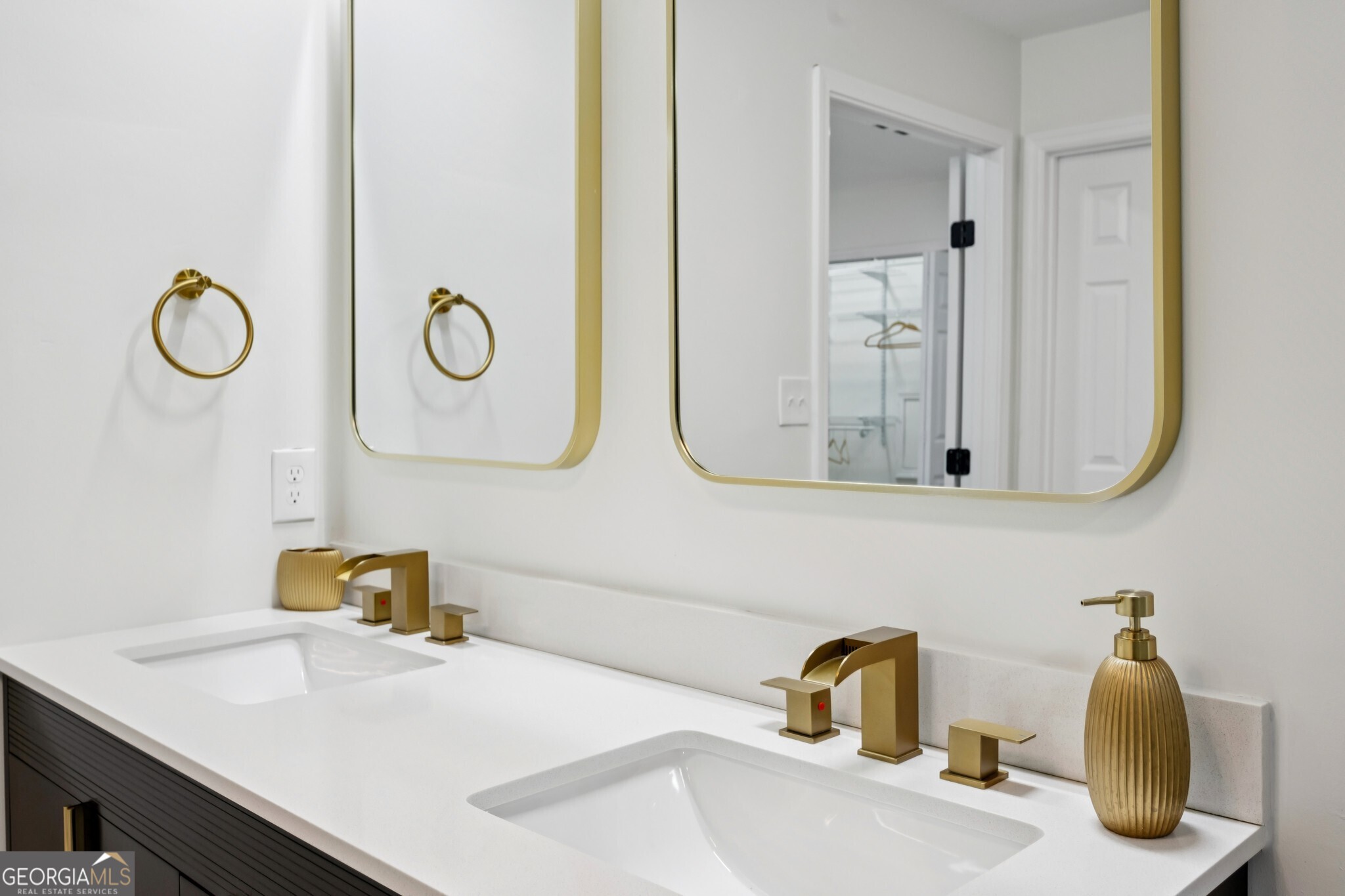 1810 Fairoaks Road Decatur, GA 30033 - Photo 25 of 52 Primary Ensuite