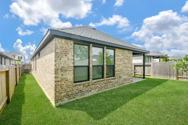 $2,350 | 18134 Sonresa Way, Tomball, TX 77377