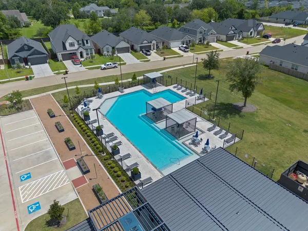 $2,350 | 18134 Sonresa Way, Tomball, TX 77377