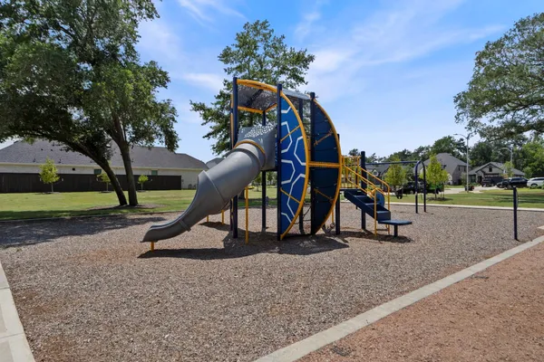 $2,350 | 18134 Sonresa Way, Tomball, TX 77377