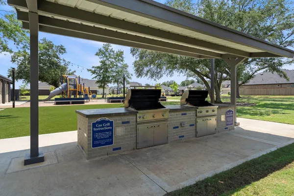 $2,350 | 18134 Sonresa Way, Tomball, TX 77377