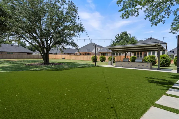 $2,350 | 18134 Sonresa Way, Tomball, TX 77377