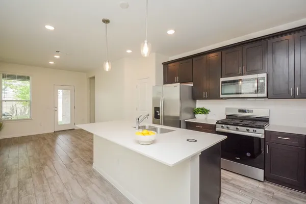 $2,350 | 18134 Sonresa Way, Tomball, TX 77377