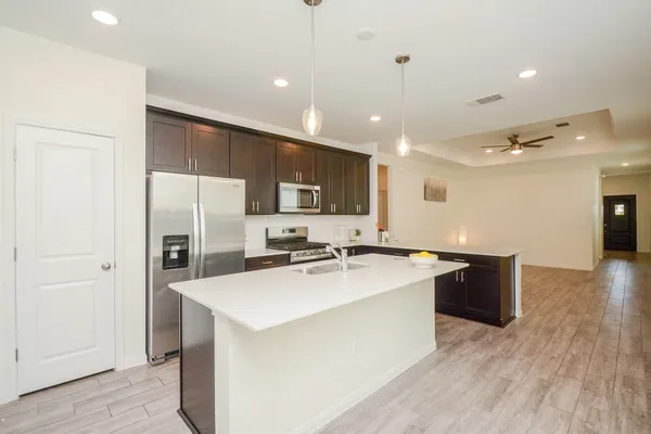 $2,350 | 18134 Sonresa Way, Tomball, TX 77377