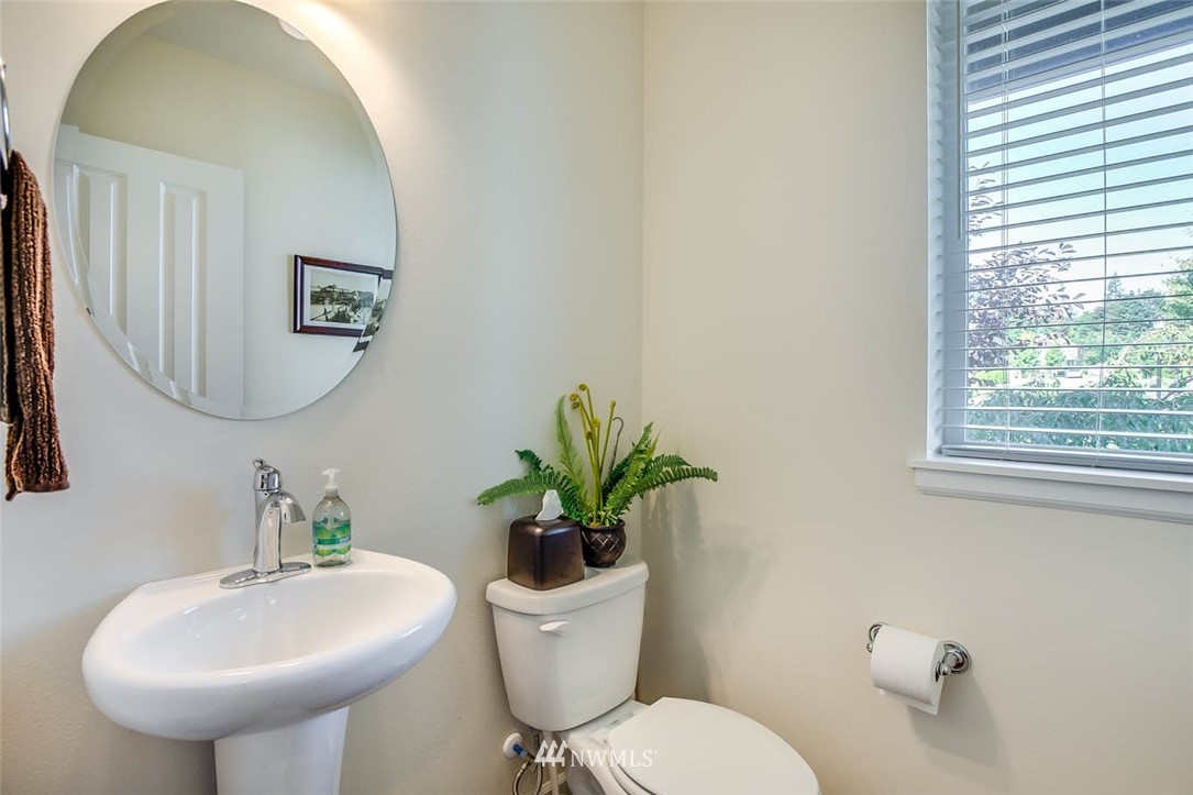 16323 Southeast 139th Place Renton, WA 98059 - Photo 12 of 25 Gallery Image 12