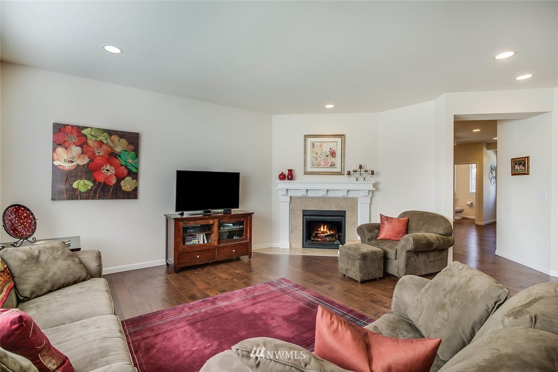 16323 Southeast 139th Place Renton, WA 98059 - Photo 3 of 25 Gallery Image 3