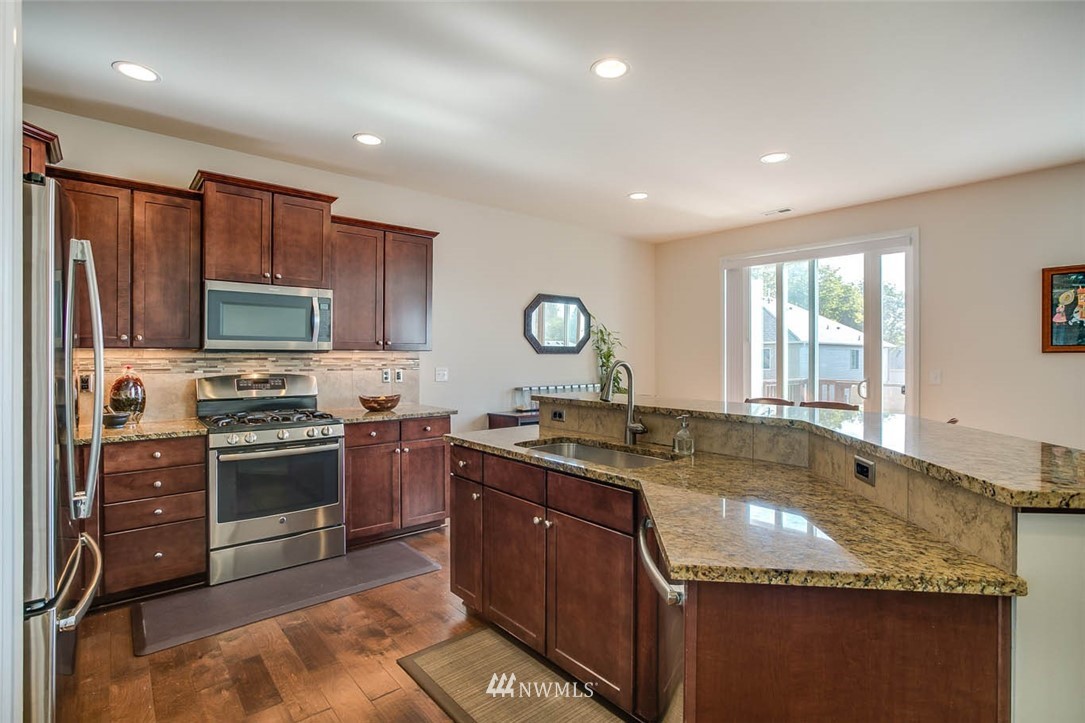 16323 Southeast 139th Place Renton, WA 98059 - Photo 5 of 25 Gallery Image 5