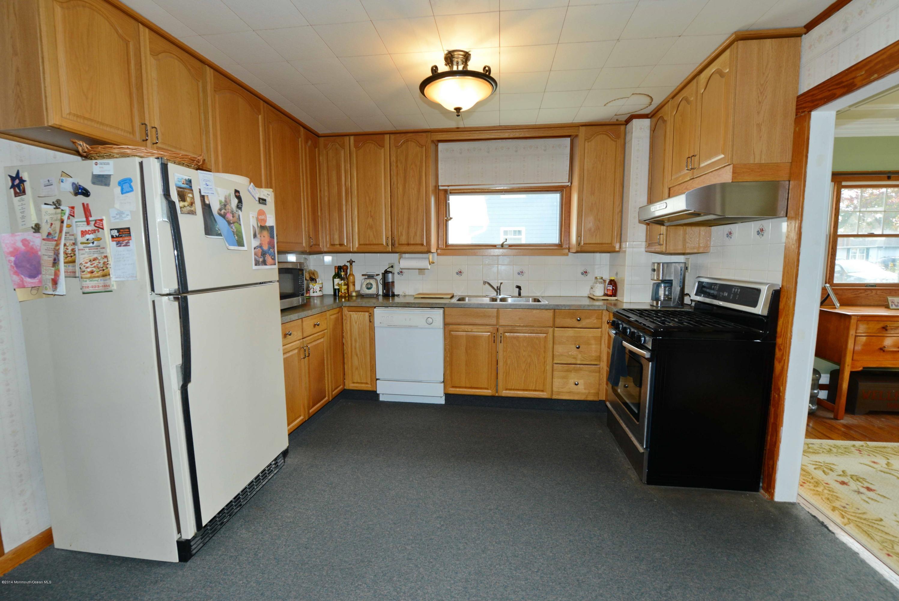 816 Ocean Road Spring Lake Heights, NJ 07762 - Photo 5 of 10 Kitchen
