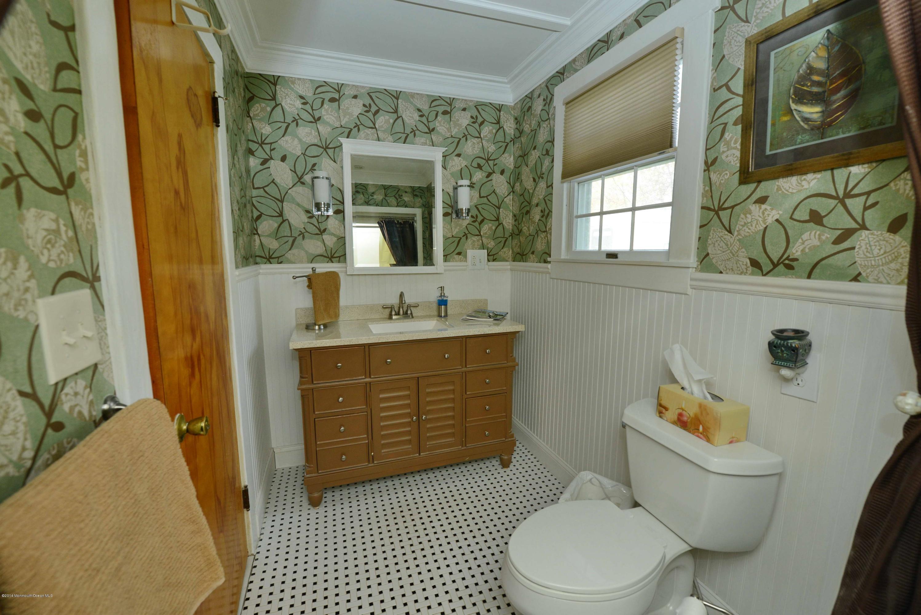 816 Ocean Road Spring Lake Heights, NJ 07762 - Photo 9 of 10 Full Bathroom