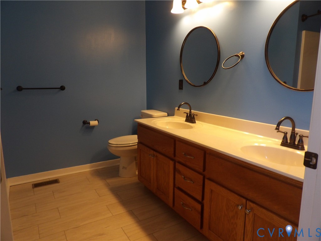 8521 Vaughan Road Petersburg, VA 23805 - Photo 17 of 25