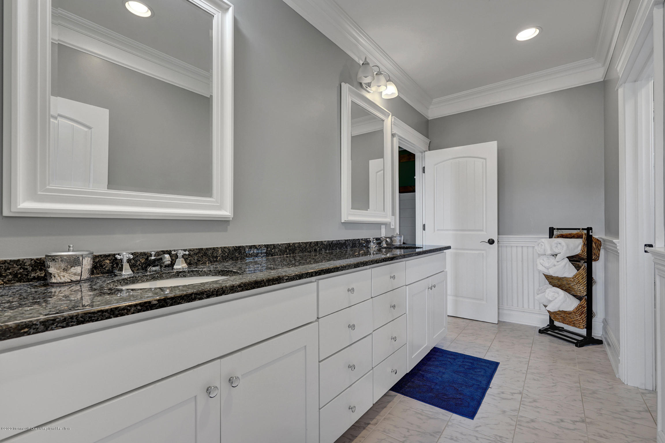 33 Ely Road Holmdel, NJ 07733 - Photo 8 of 11 077_dsc07082