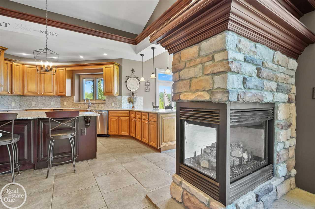 69437 Lake Point Court Romeo, MI 48065 - Photo 14 of 66 50079130-13.JPG