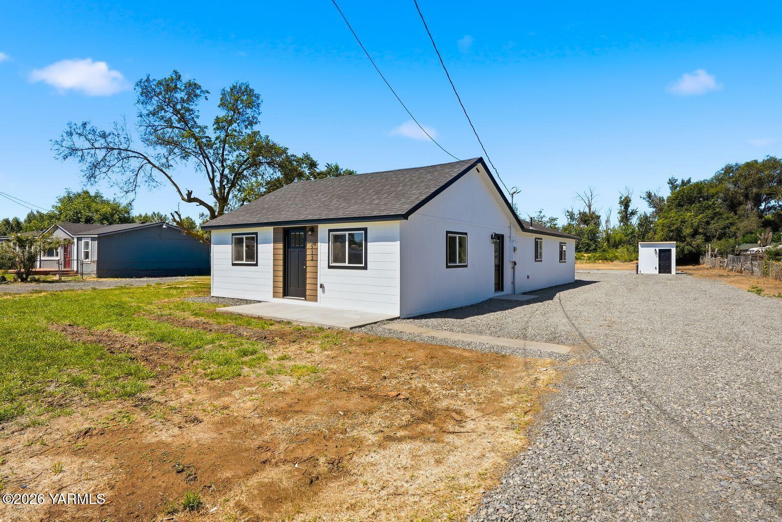 512 Keys Road Yakima, WA 98901 - Photo 3 of 31 512 N Keys Rd 003