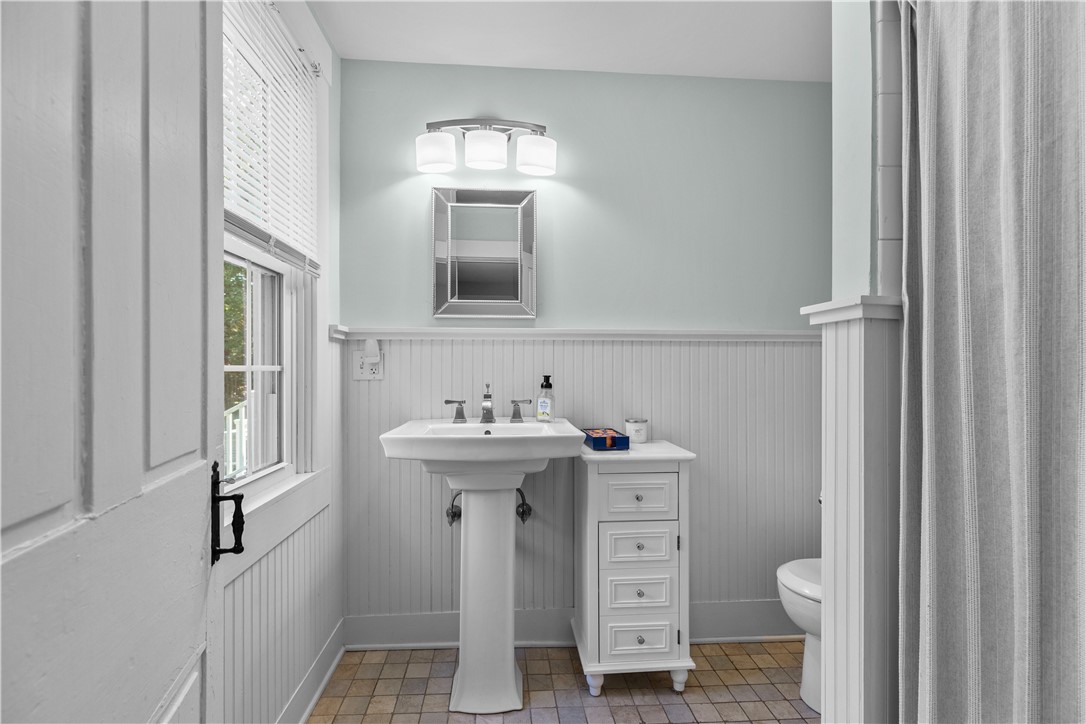 487 Sowams Road Barrington, RI 02806 - Photo 14 of 26