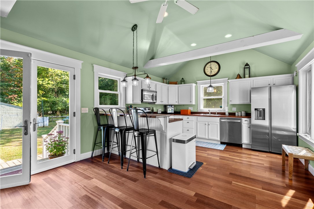 487 Sowams Road Barrington, RI 02806 - Photo 2 of 26