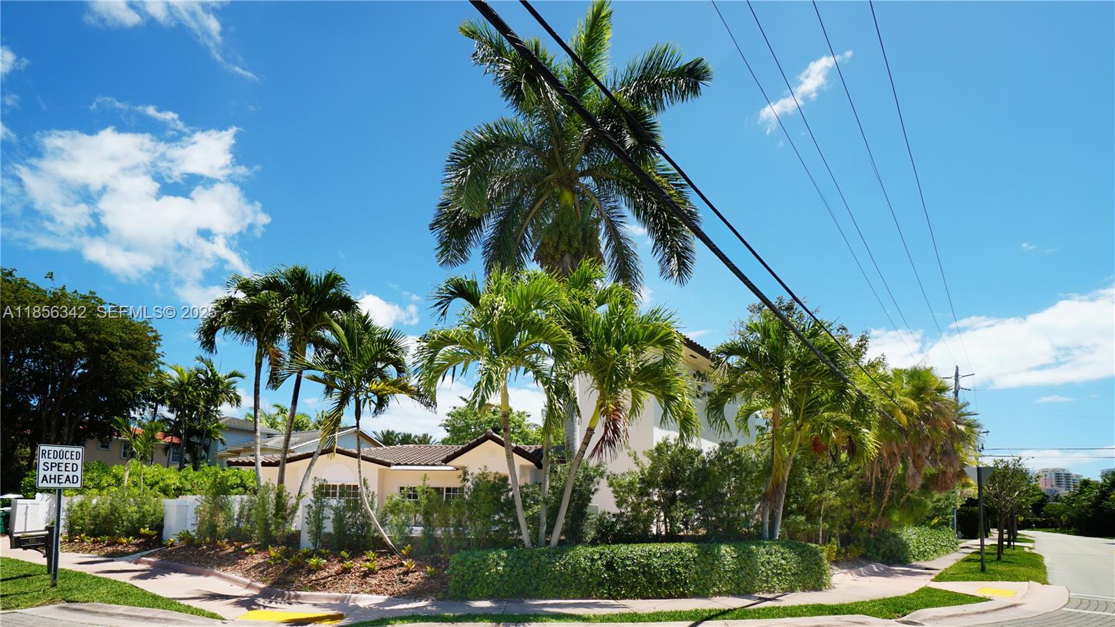 691 Ridgewood Road Key Biscayne, FL 33149 - Photo 2 of 67 Gallery Image 2