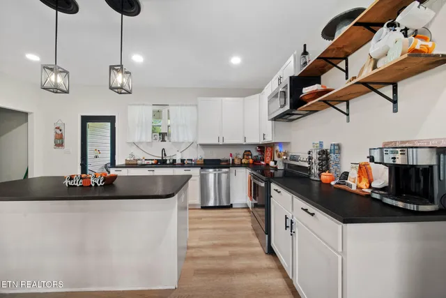 $489,000 | 3218 Old Newport Highway, Sevierville, TN 37876