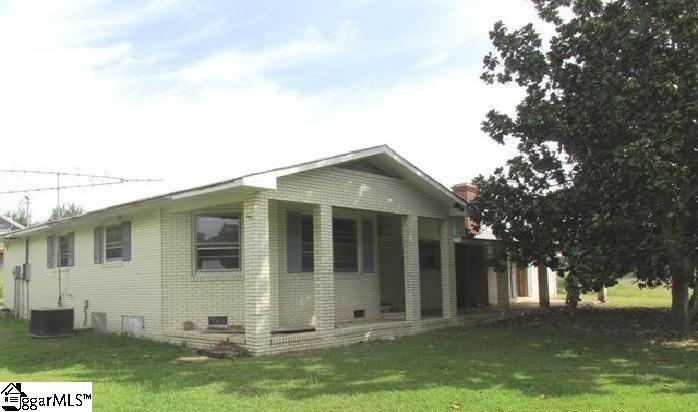 629 Simpson St Extension Calhoun Falls, SC 29628 - Photo 1 of 10 Gallery Image 1