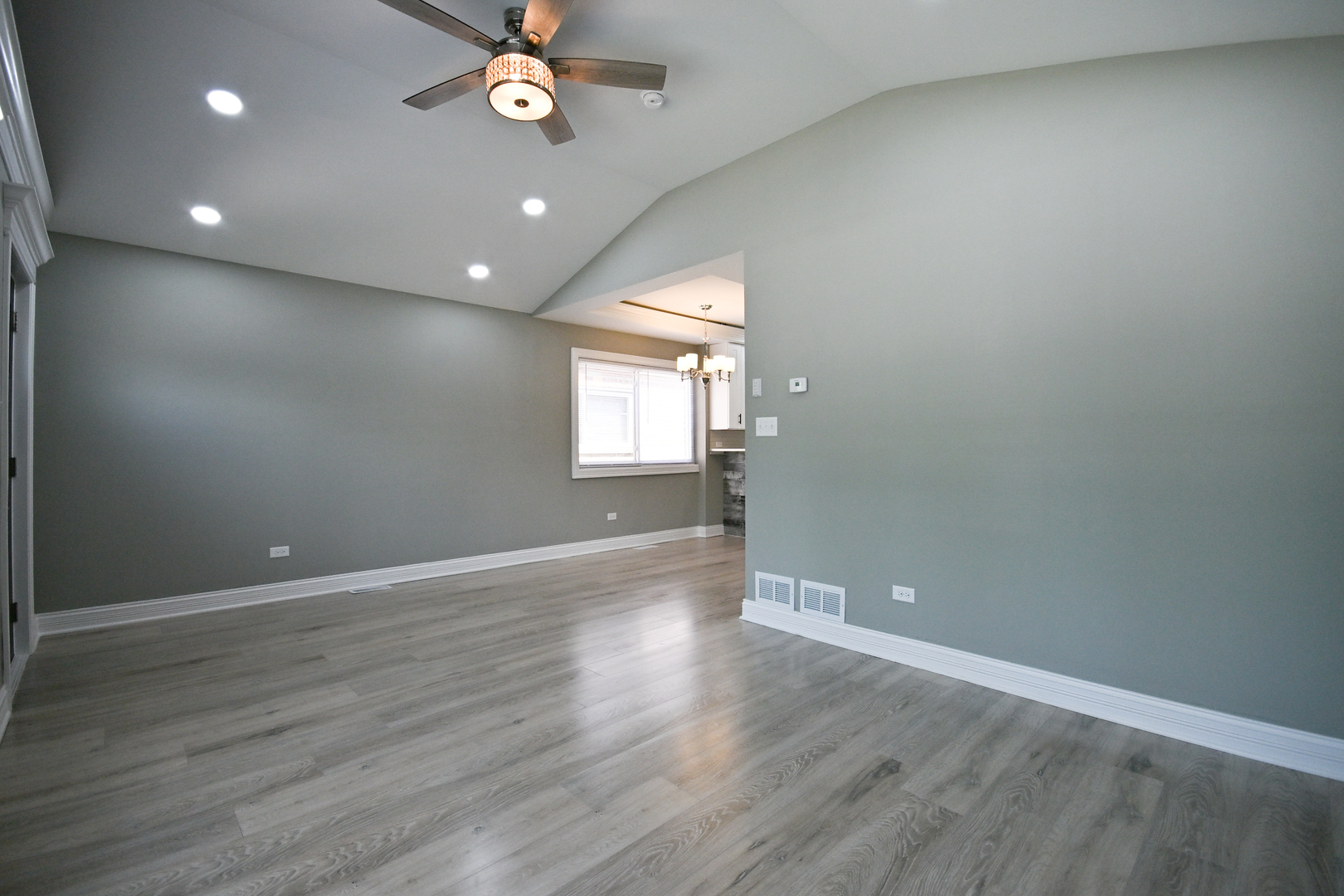 1237 East 95th Street Chicago, IL 60628 - Photo 4 of 26