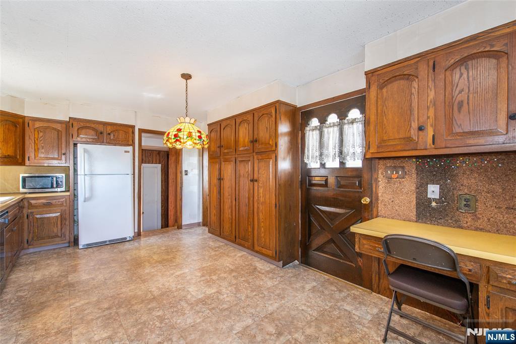 34 Bobbink Terrace East Rutherford, NJ 07073 - Photo 11 of 25