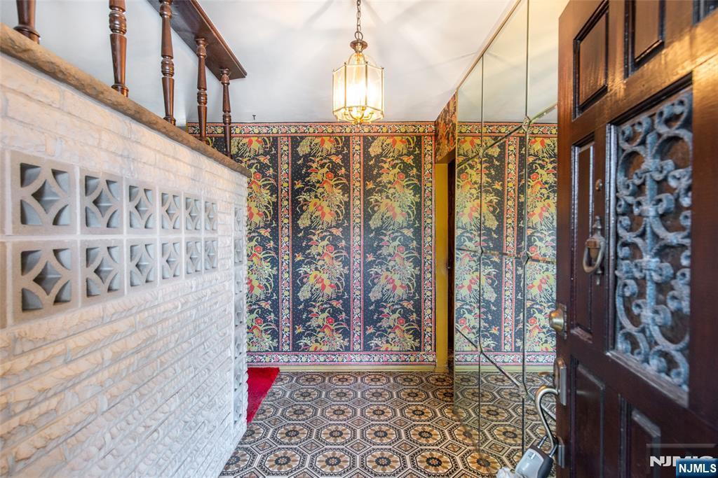 34 Bobbink Terrace East Rutherford, NJ 07073 - Photo 2 of 25