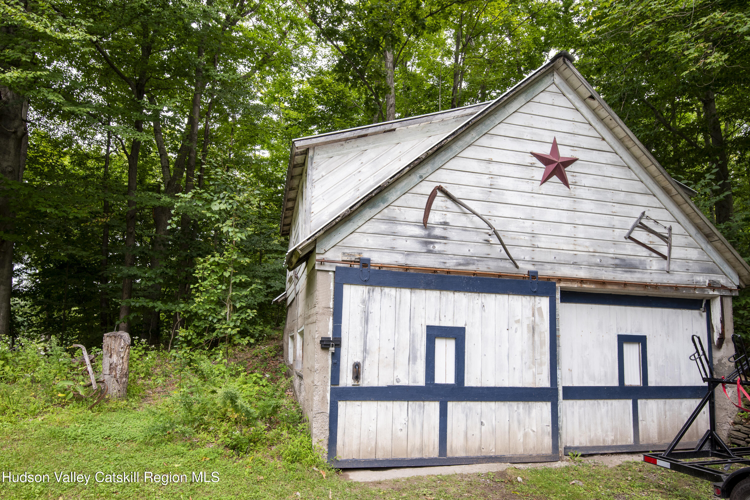 96 Stonebridge Rd Extension East Durham, NY 12423 - Photo 3 of 22 Barn