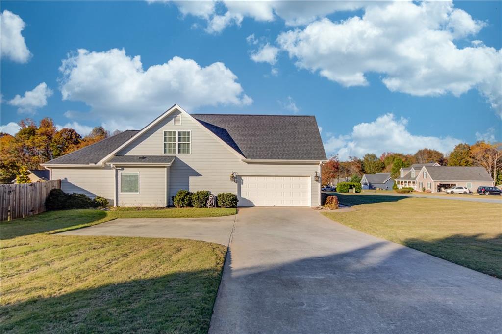 18 Raven Ridge Jefferson, GA 30549 - Photo 3 of 47 a view of a house with a yard