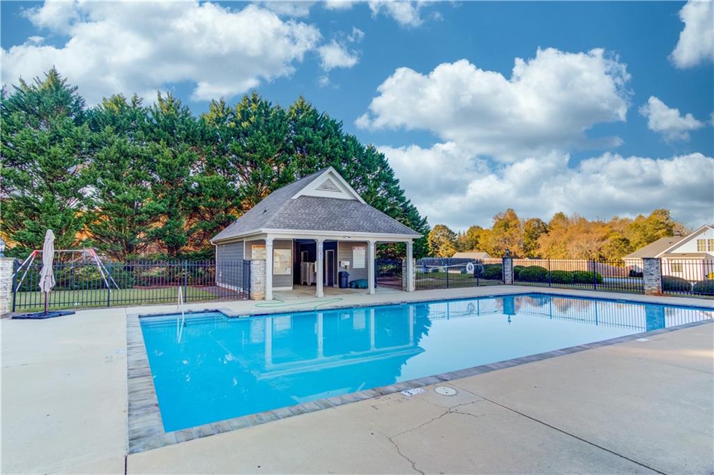 18 Raven Ridge Jefferson, GA 30549 - Photo 44 of 47 a front view of a house with a yard