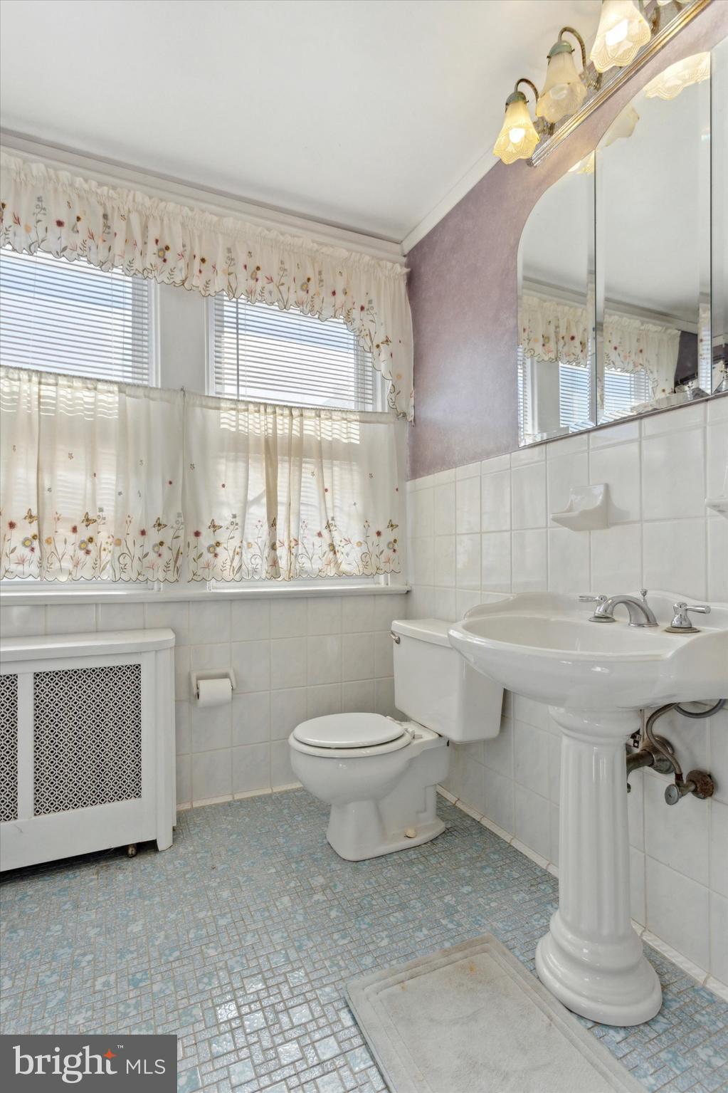 415 Broadview Road Upper Darby, PA 19082 - Photo 18 of 25 Hall Bathroom