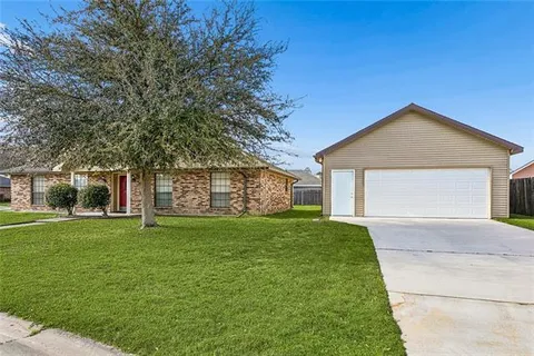 $280,000 | 200 North Pebble Beach Court, Slidell, LA 70460