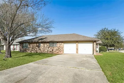 $280,000 | 200 North Pebble Beach Court, Slidell, LA 70460