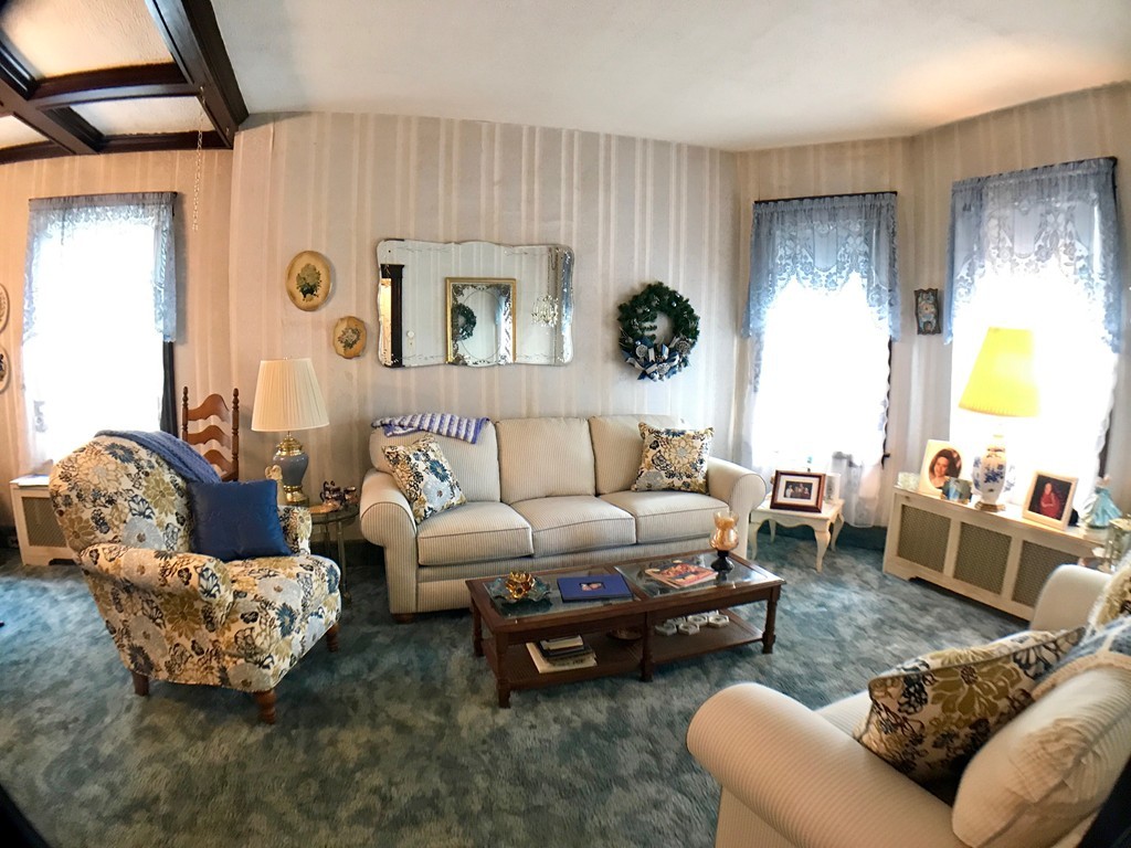 63 Crowningshield Road Worcester, MA 01604 - Photo 5 of 26 Gallery Image 5