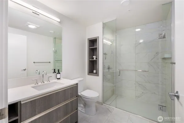 $425,000 | 800 Columbia Street, Unit 1003, Seattle, WA 98104