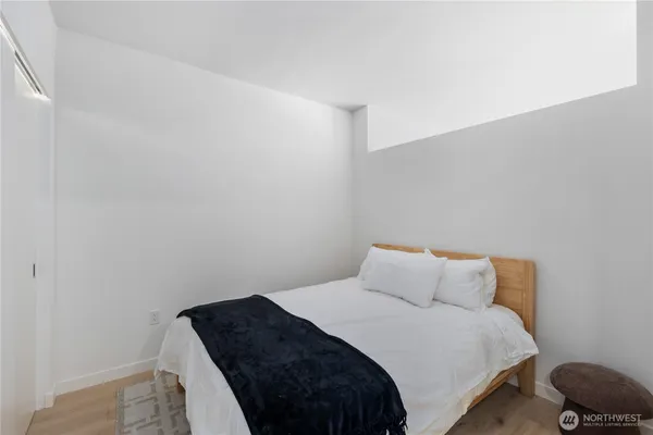 $425,000 | 800 Columbia Street, Unit 1003, Seattle, WA 98104