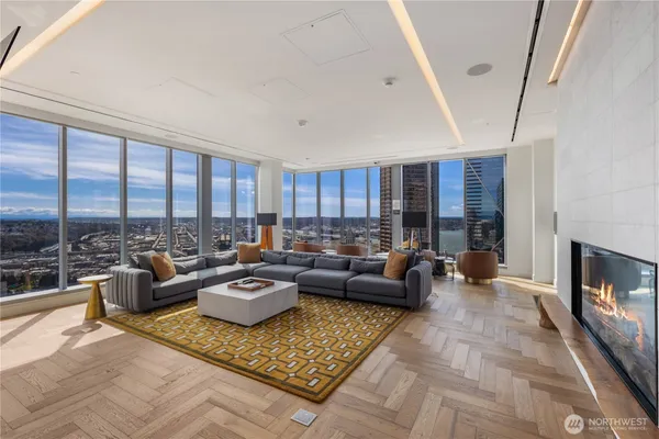 $425,000 | 800 Columbia Street, Unit 1003, Seattle, WA 98104