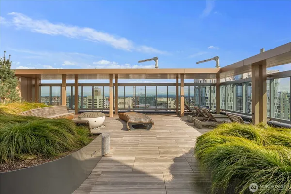 $425,000 | 800 Columbia Street, Unit 1003, Seattle, WA 98104