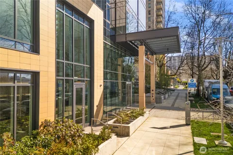 $425,000 | 800 Columbia Street, Unit 1003, Seattle, WA 98104