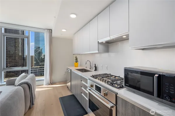 $425,000 | 800 Columbia Street, Unit 1003, Seattle, WA 98104