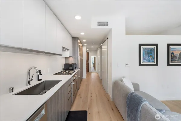 $425,000 | 800 Columbia Street, Unit 1003, Seattle, WA 98104