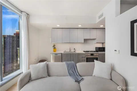 $425,000 | 800 Columbia Street, Unit 1003, Seattle, WA 98104