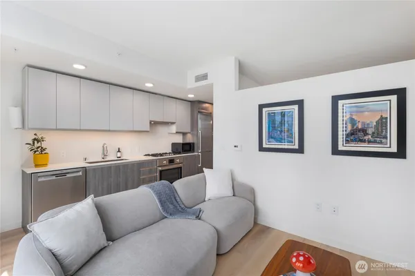 $425,000 | 800 Columbia Street, Unit 1003, Seattle, WA 98104