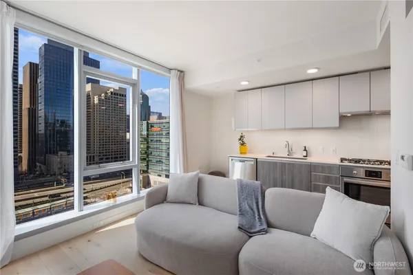 $425,000 | 800 Columbia Street, Unit 1003, Seattle, WA 98104