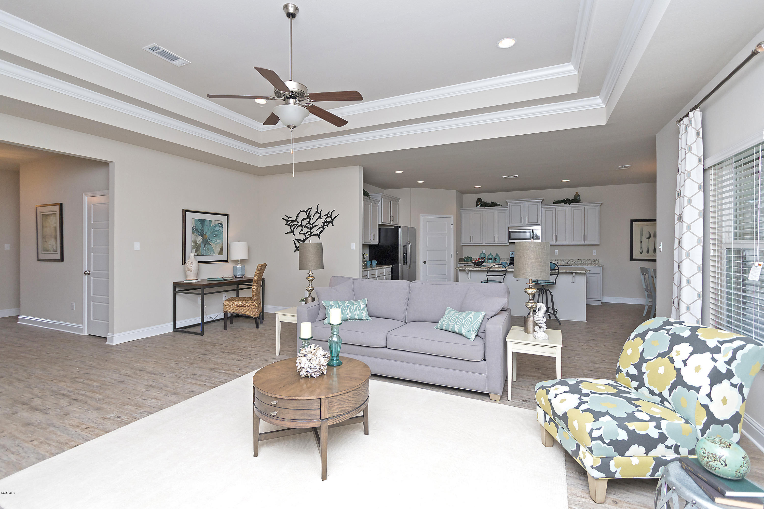 14412 North Swan Road Gulfport, MS 39503 - Photo 2 of 20 4%20LR1