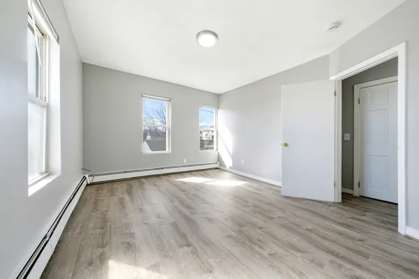 $2,100 | 29-31 Auburn Street, Unit 2R, Everett, MA 02149