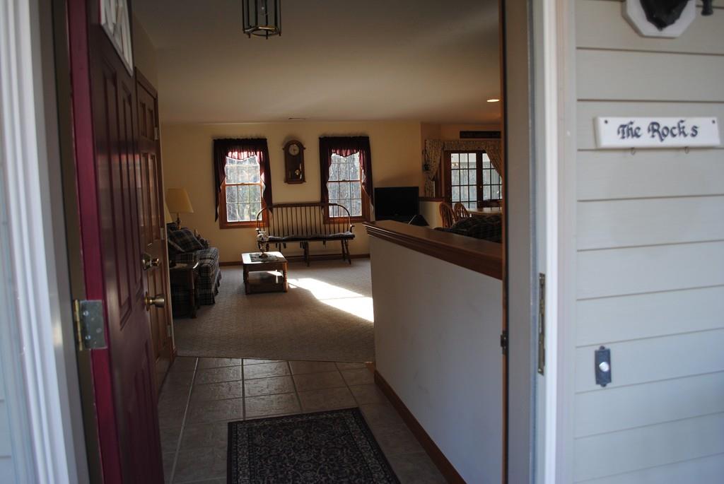 51 Old Worcester Road Webster, MA 01570 - Photo 4 of 36 Gallery Image 4
