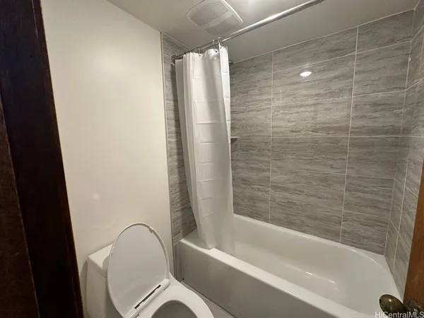 $2,300 | 1505 Alexander Street, Unit 1101, Honolulu, HI 96822