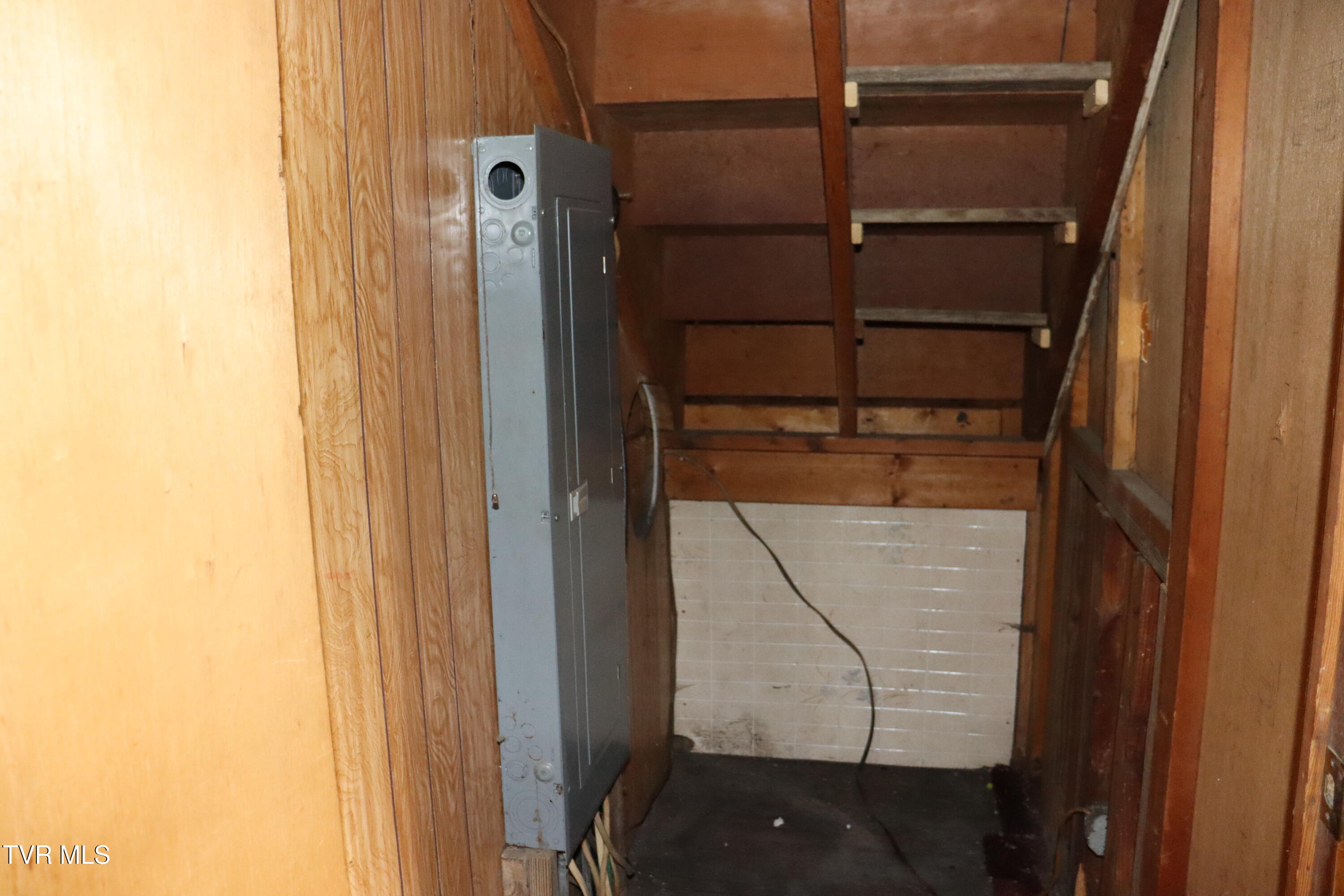 1033 Maple Gap Road Raven, VA 24639 - Photo 15 of 28 IMG_0236