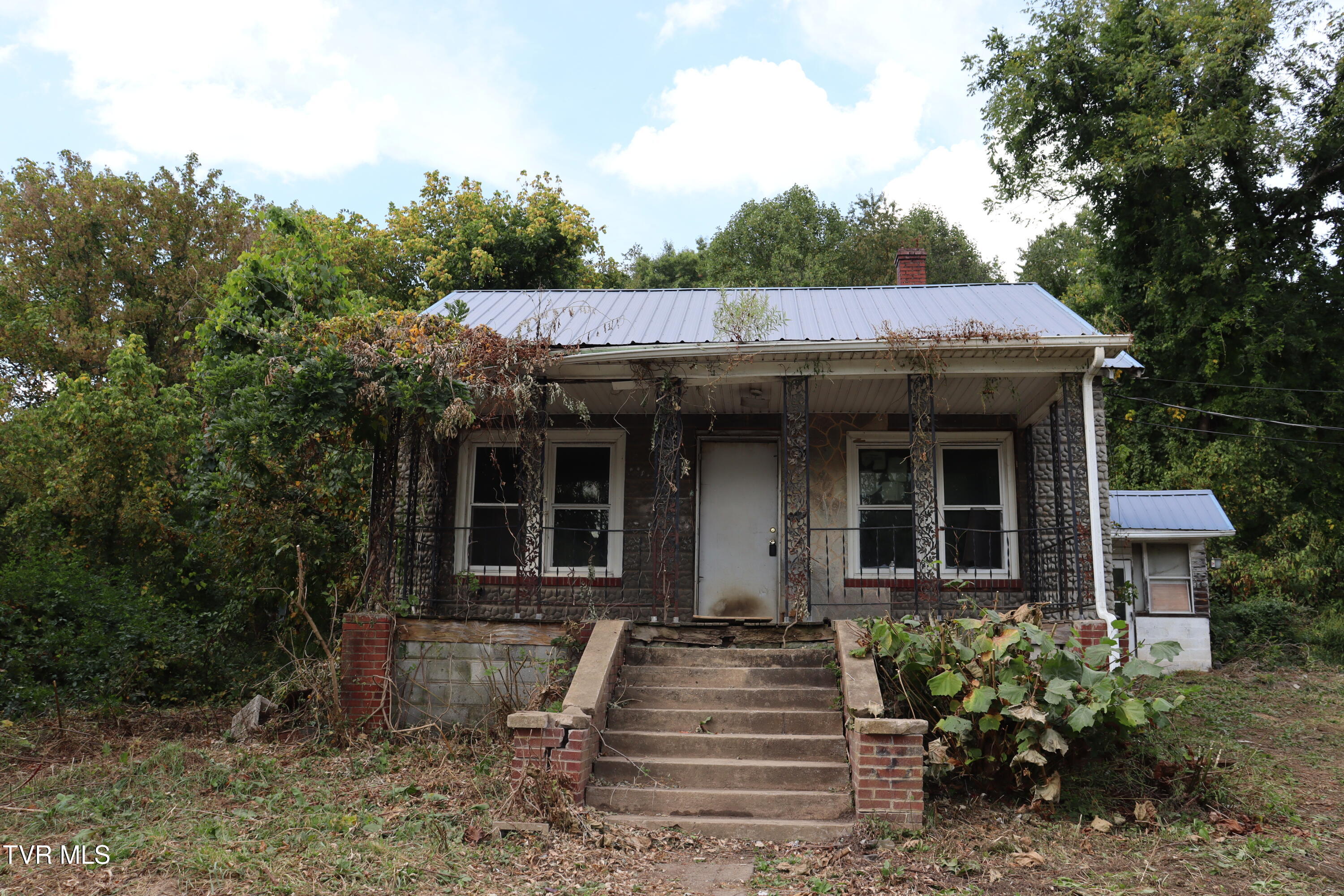 1033 Maple Gap Road Raven, VA 24639 - Photo 5 of 28 IMG_0232