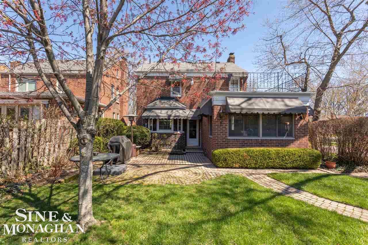 1489 Hampton Road Grosse Pointe Woods, MI 48236 - Photo 3 of 16