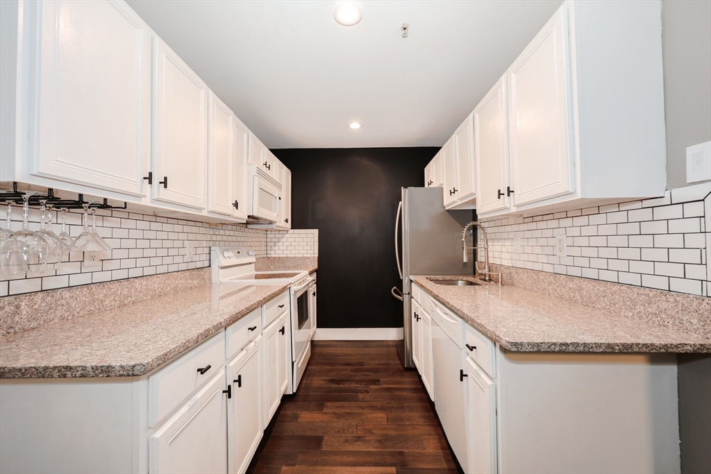 200 Market Street, Unit 3010 Lowell, MA 01852 - Photo 12 of 21